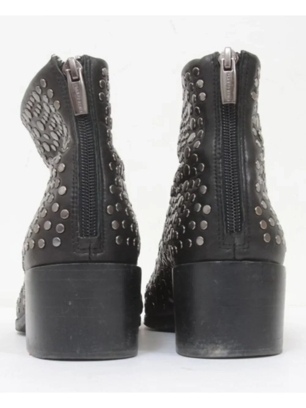 Vince Camuto Women's 8.5 Edenny Leather Studded Ankle Boot Rocker Chic Moto